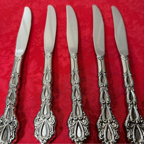 Oneida Chandelier Community Stainless Knives- Five - Picture 4 of 6